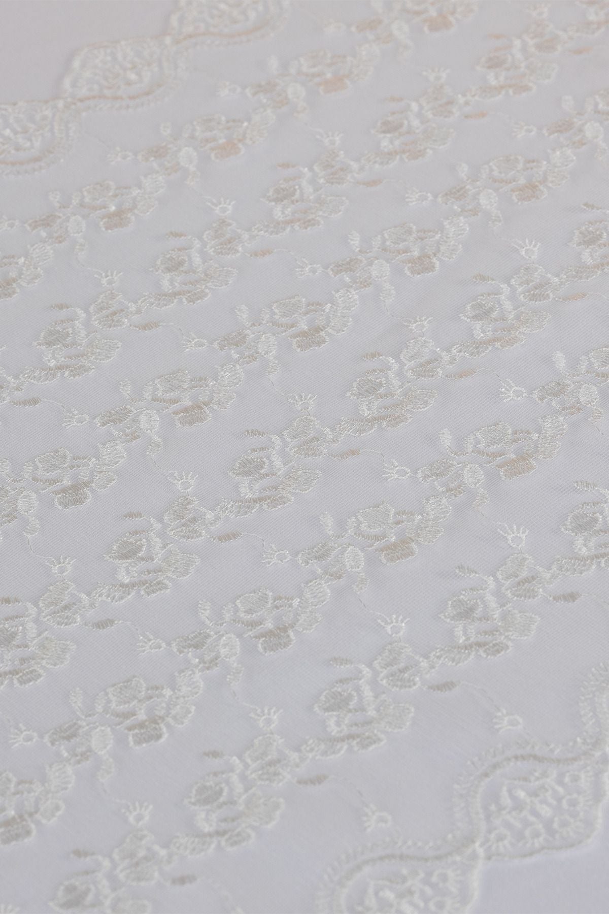 Tropikhome 160 x 220 Beyaz Pamuklu Masa Örtüsü Ve Dantelli Runner Çeyiz Seti — Beyaz