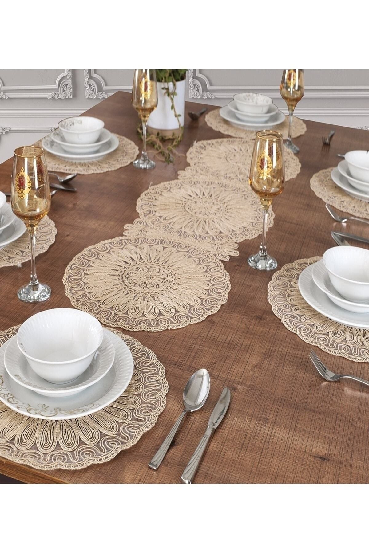 Tropikhome Nakışlı Bej 40 x 110 Runnerlı + 40 x 40*6 Amerikan Servisli 7 Parça Sunum Yemek Seti — Bej