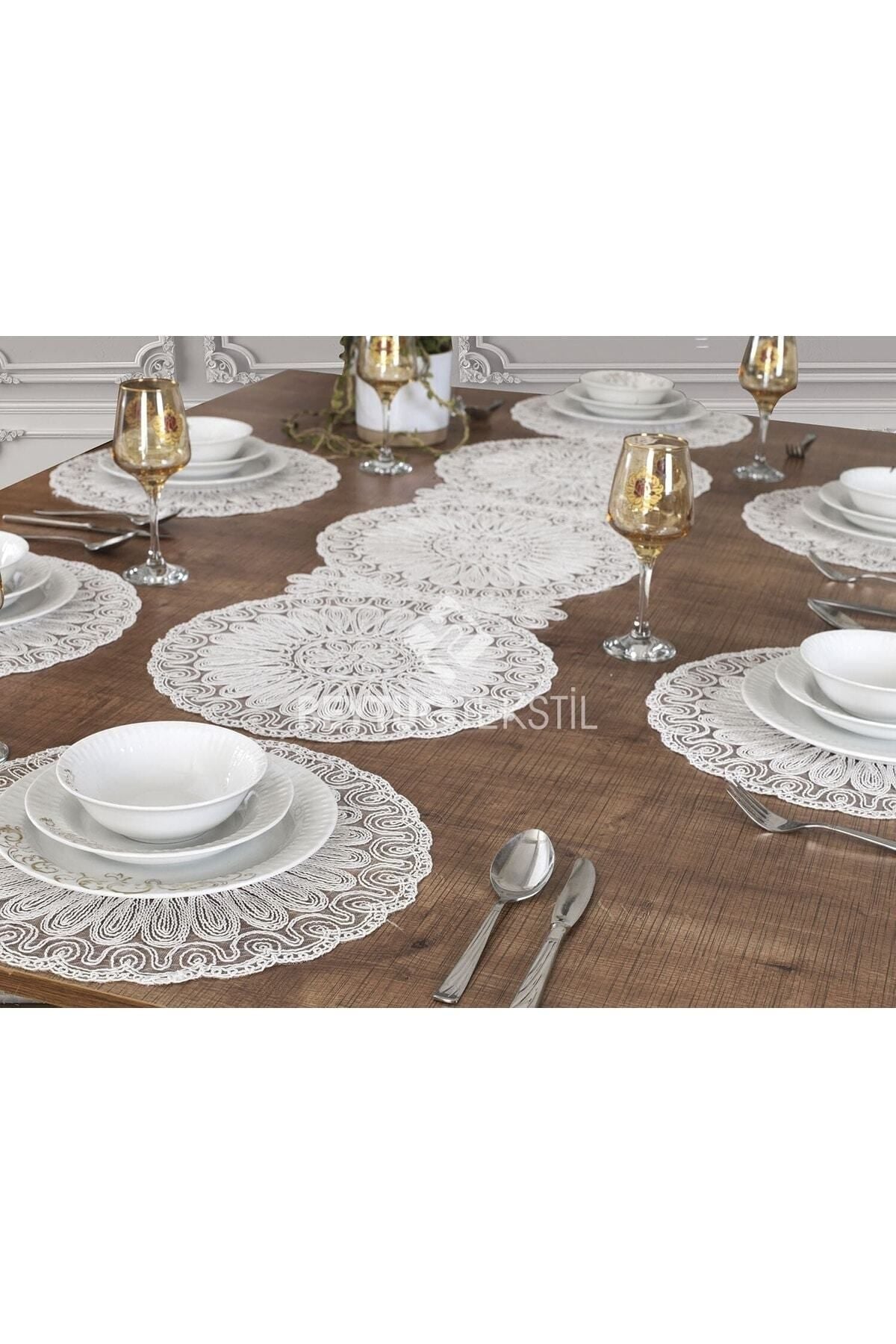Tropikhome Nakışlı Ekru 40 x 110 Runnerlı + 40 x 40*6 Amerikan Servisli 7 Parça Sunum Yemek Seti — Ekru