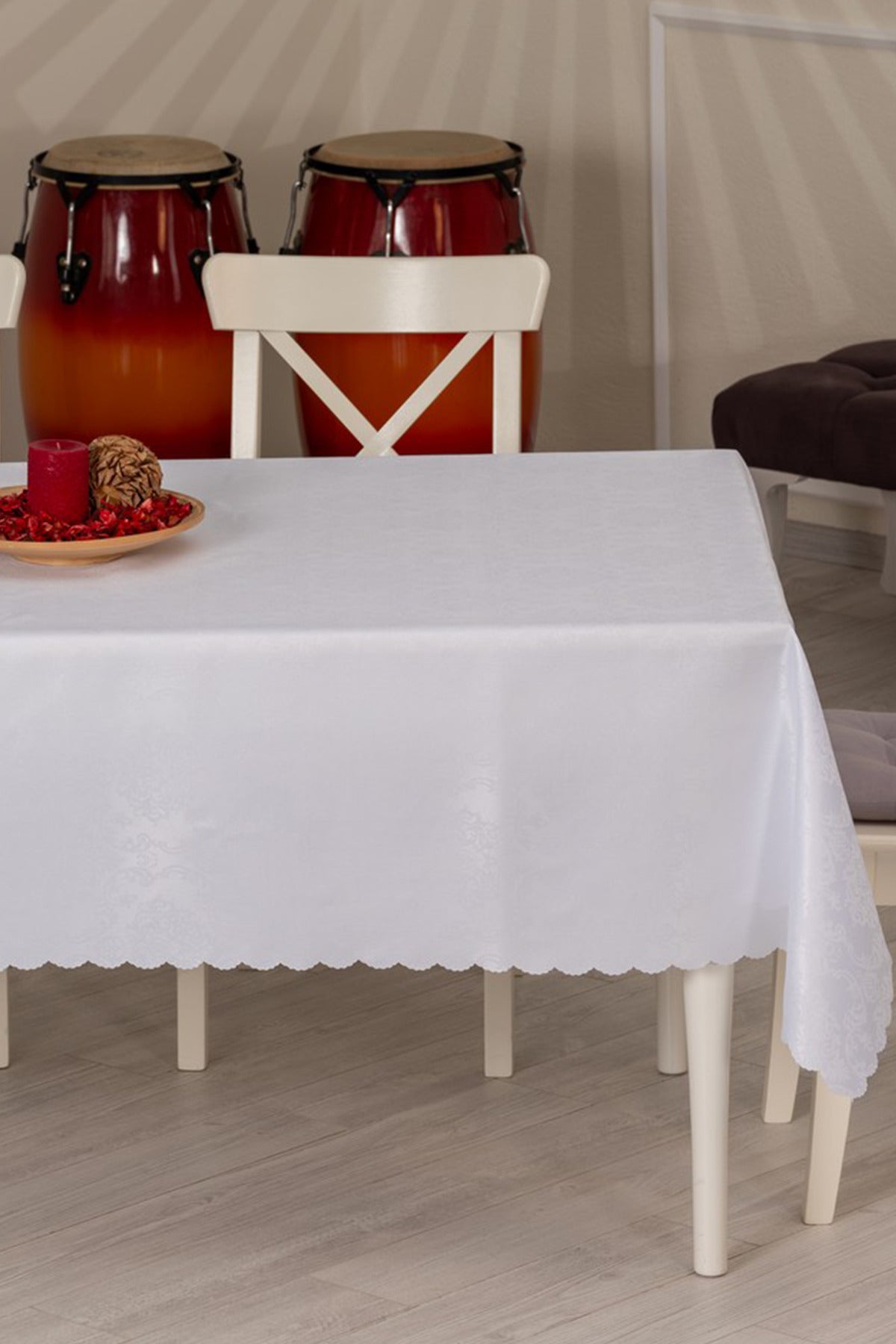 Tropikhome 160 x 260 Beyaz Dertsiz Leke Tutmaz Günlük Masa Örtüsü — Beyaz