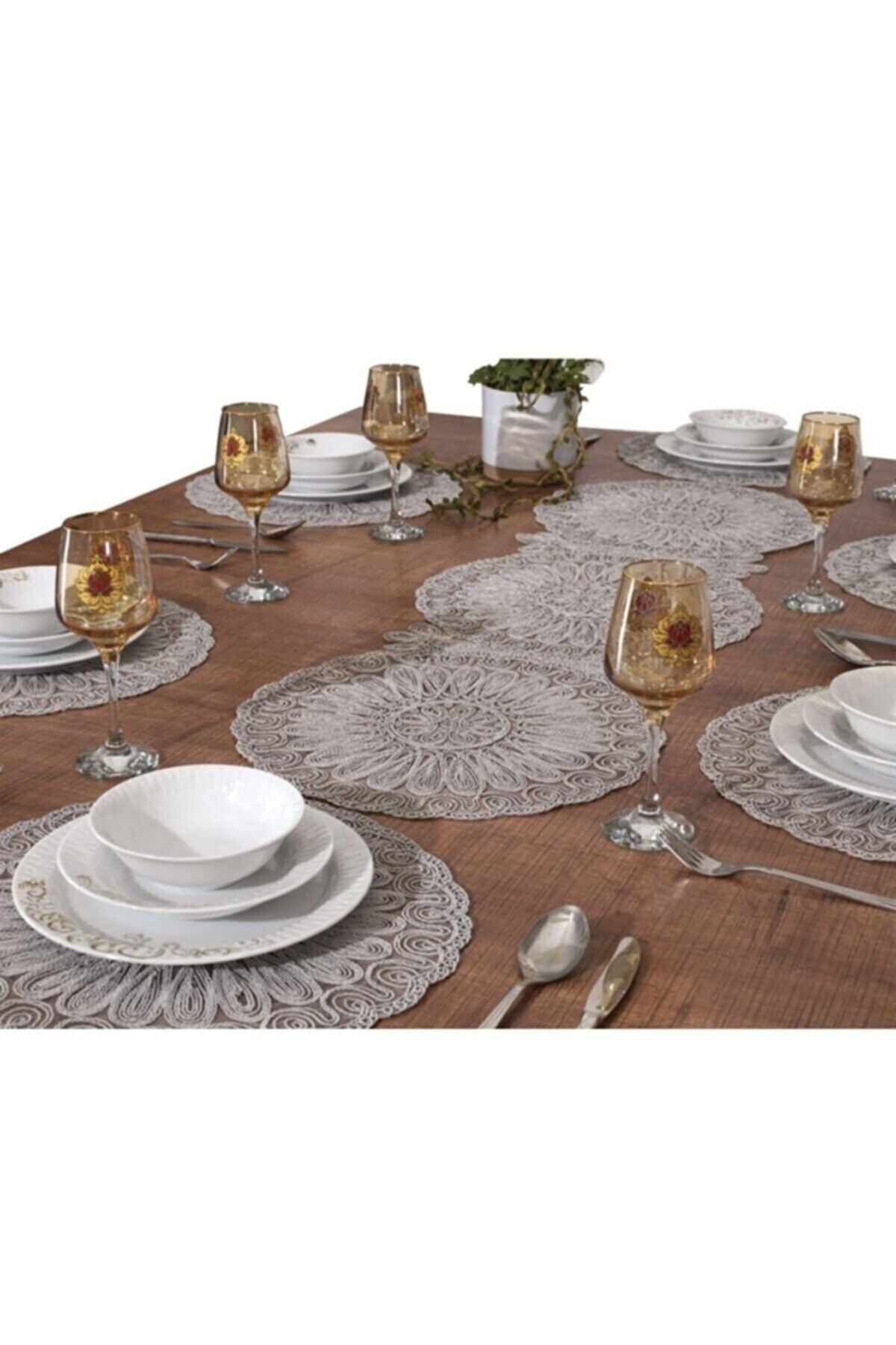 Tropikhome Nakışlı Gri 40 x 110 Runnerlı + 40 x 40*8 Amerikan Servisli 9 Parça Sunum Yemek Seti — Gri
