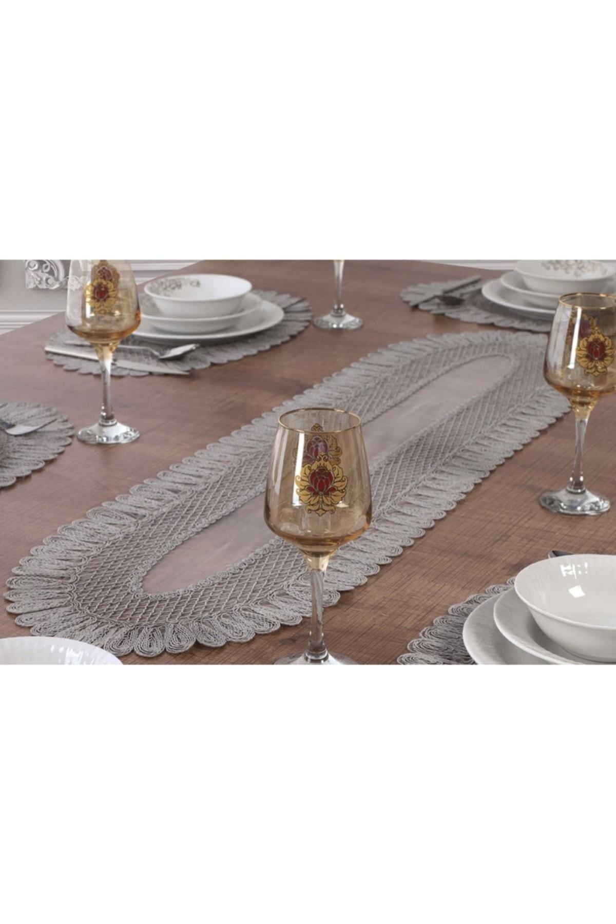 Tropikhome Nakışlı Gri 32 x 110 Runner + 32 x 50*8 Amerikan Servisli 9 Parça Sunum Yemek Seti — Gri