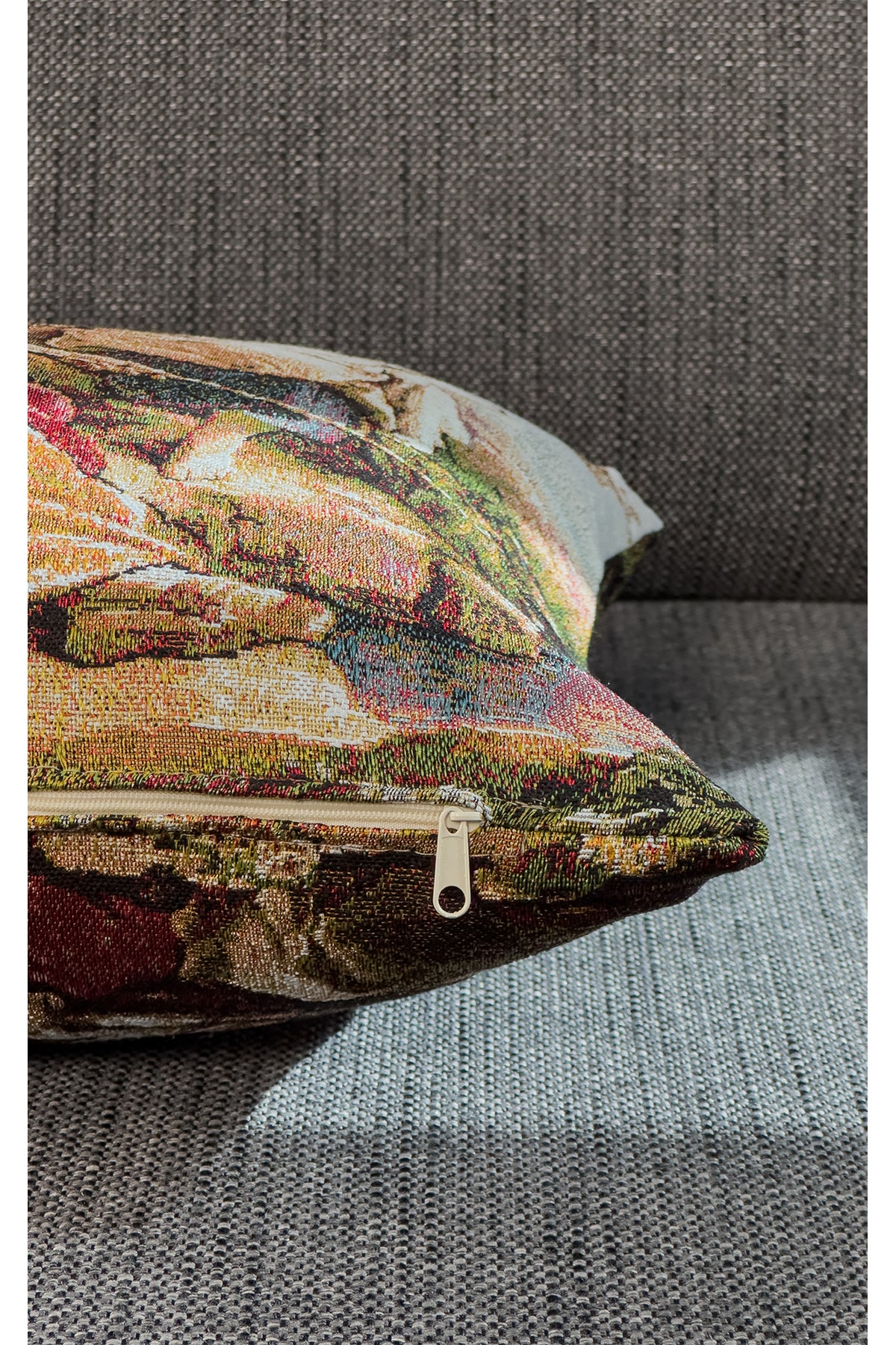 Tropikhome ST-9 Kırsal Ev Desenli 45 x 45 Cm Çift Taraflı Goblen Dokuma Kırlent Kılıfı — Çok Renkli
