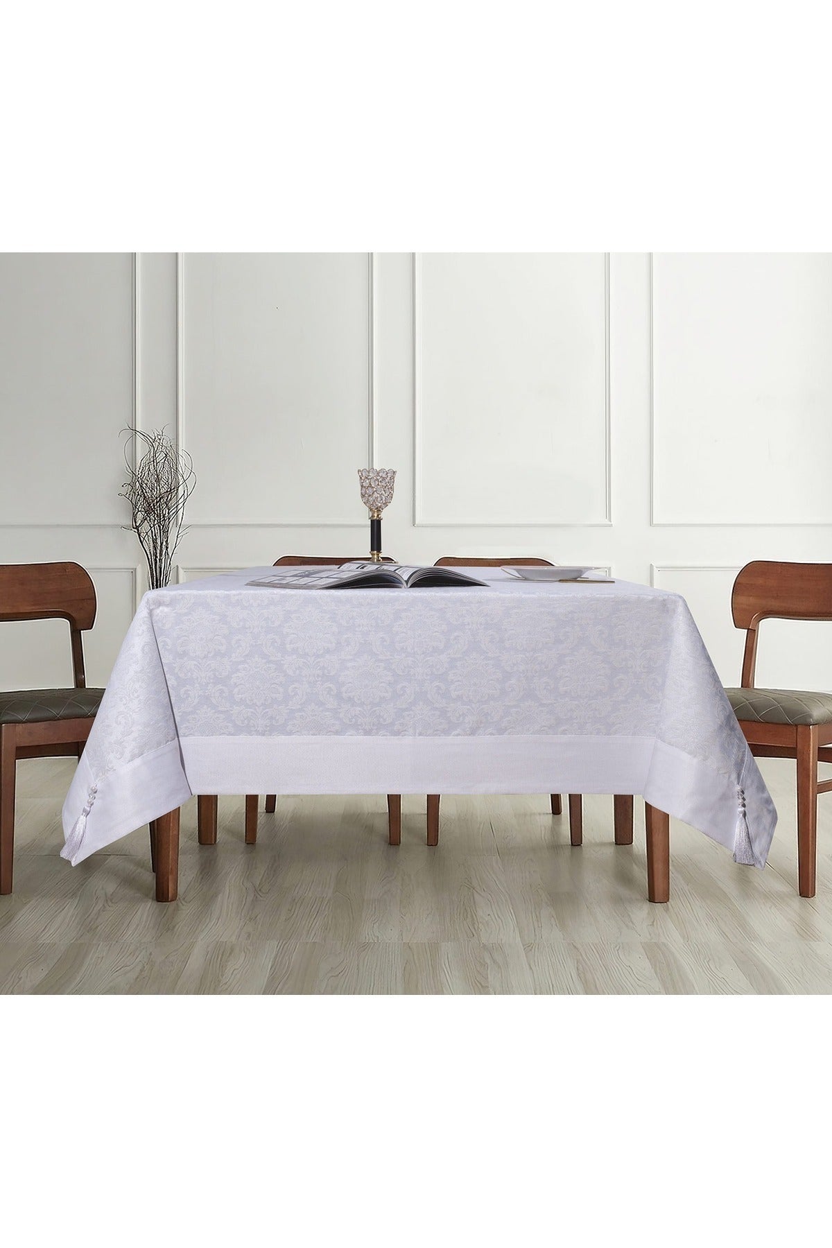 Tropikhome 160 x 220 Beyaz Pamuklu Damask Desenli Bordürlü Masa Örtüsü — Beyaz