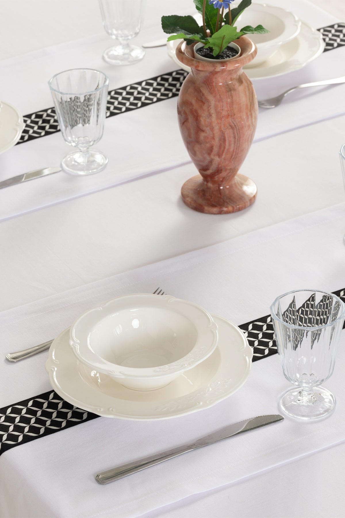 Tropikhome 160 x 260 + 2 Runner Beyaz Çeyizlik Pamuklu Masa Örtüsü Seti — Beyaz