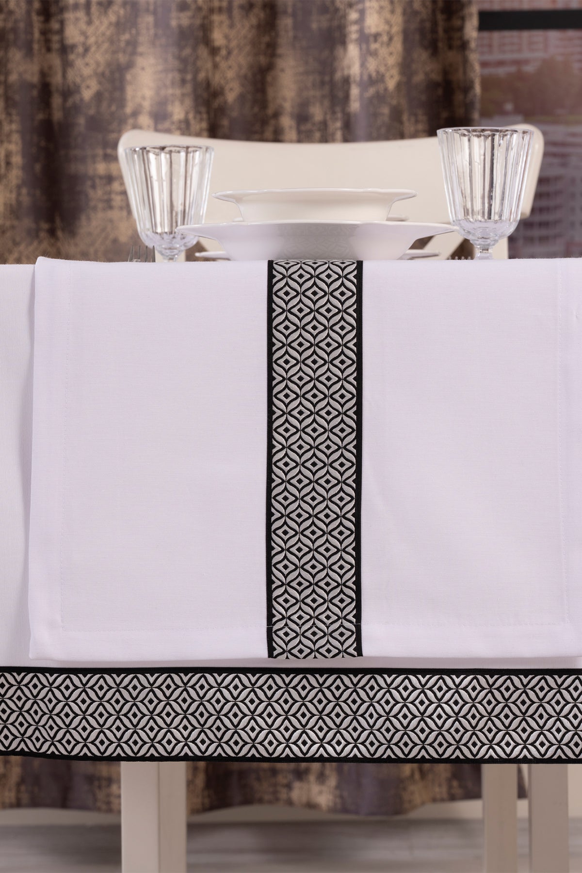 Tropikhome 160 x 260 + 2 Runner Beyaz Çeyizlik Pamuklu Masa Örtüsü Seti — Beyaz