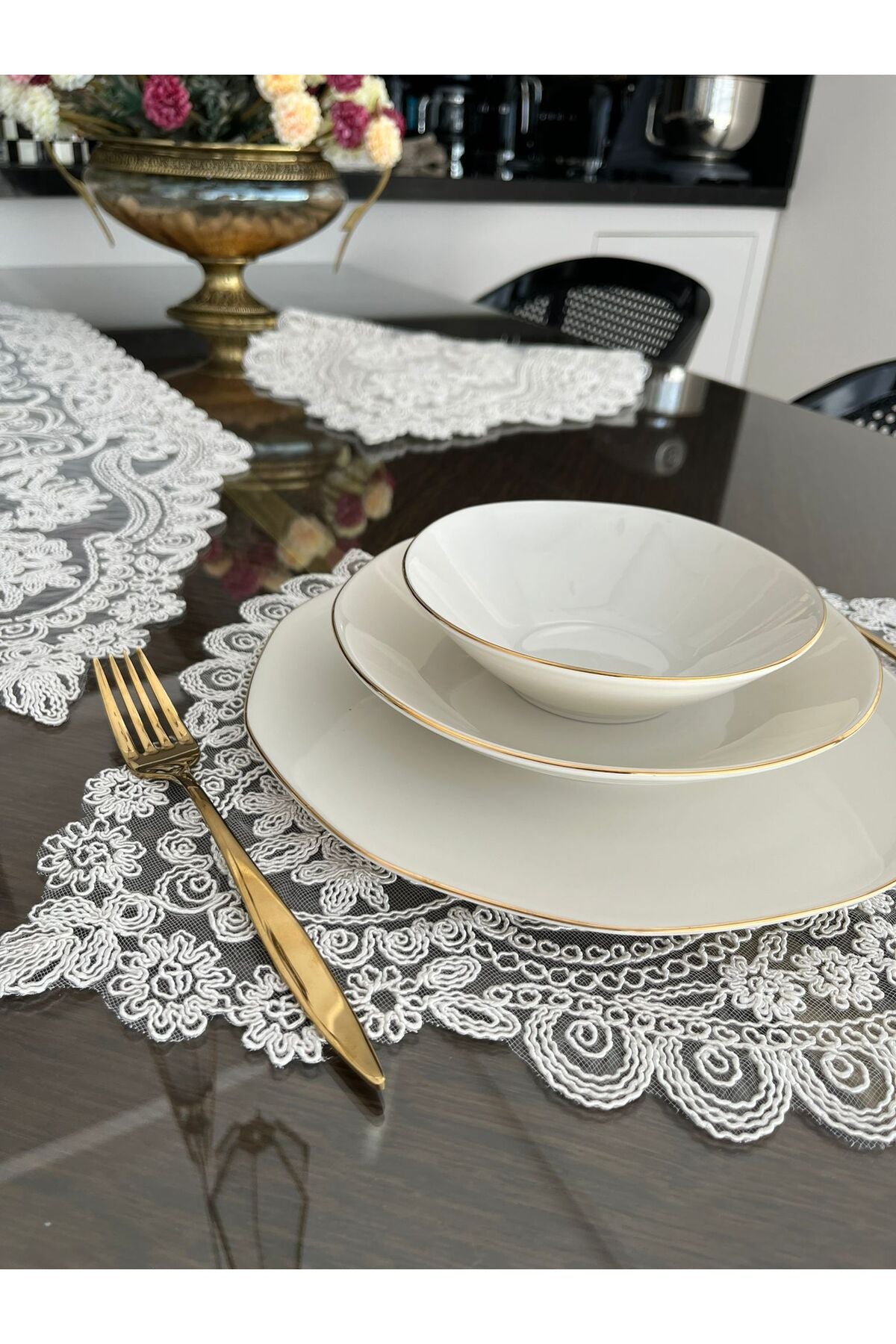 Tropikhome Nakışlı Ekru 35 x 115 Runner + 35 x 50*6 Amerikan Servisli 7 Parça Sunum Yemek Seti — Ekru