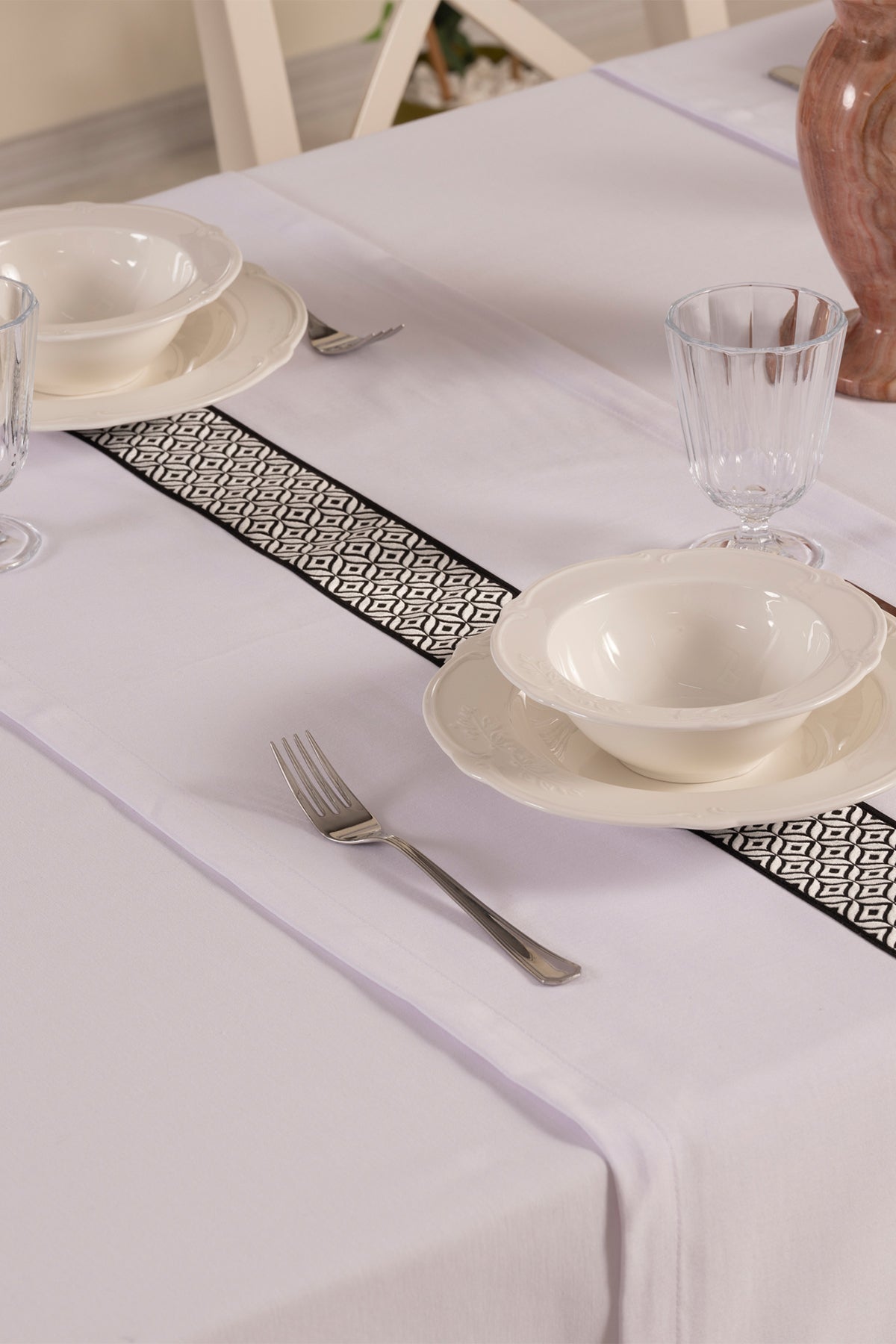 Tropikhome 160 x 260 + 2 Runner Beyaz Çeyizlik Pamuklu Masa Örtüsü Seti — Beyaz