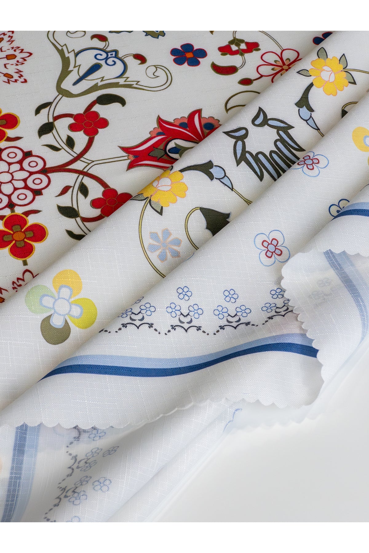 Dijital Baskılı Polyester Kumaş Dertsiz Leke Tutmaz Masa Örtüsü — Çok Renkli