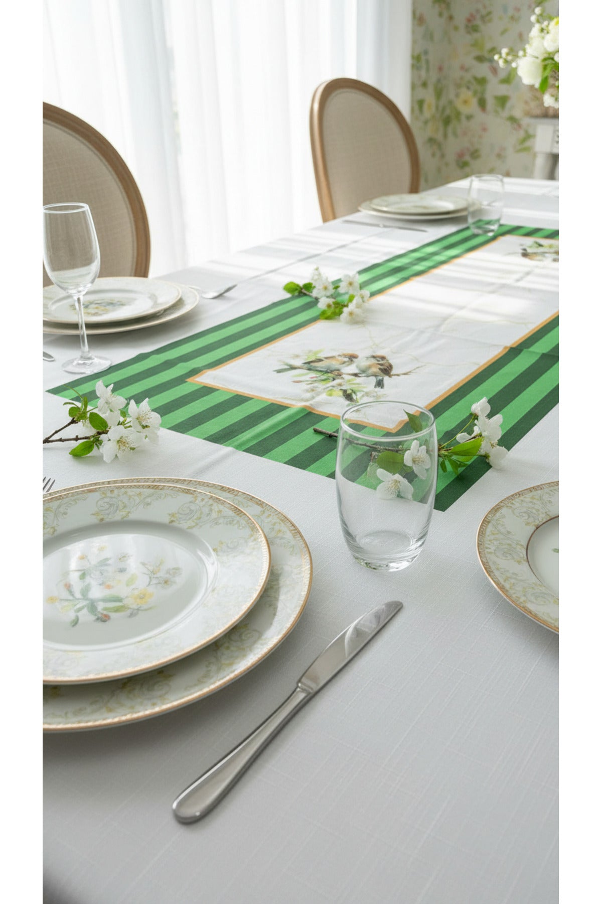 Tropikhome 150 x 220 Yeşil Kuş Desenli Solma Yapmaz Dijital Baskılı Dertsiz Masa Örtüsü — Yeşil