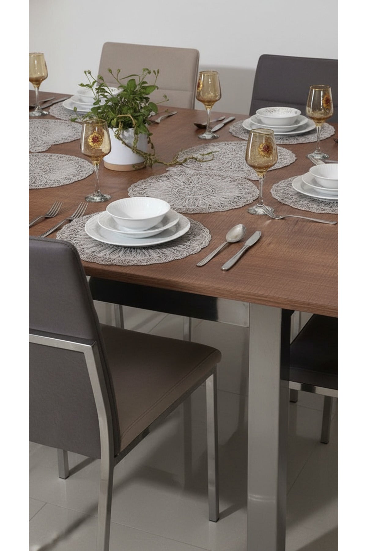 Tropikhome Nakışlı Gri 40 x 110 Runnerlı + 40 x 40*8 Amerikan Servisli 9 Parça Sunum Yemek Seti — Gri
