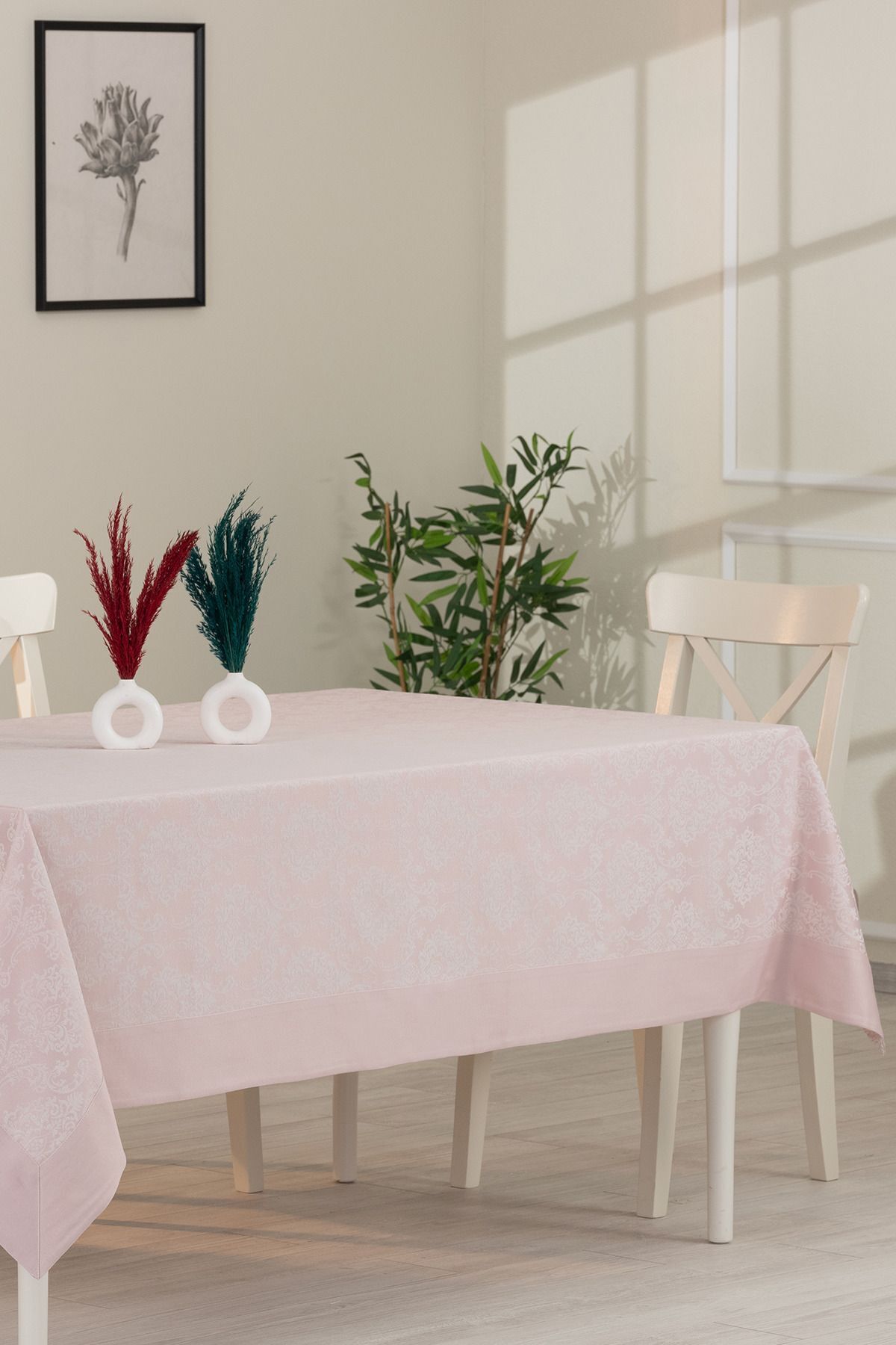Tropikhome 160 x 220 Pembe Pamuklu Damask Desenli Bordürlü Masa Örtüsü — Pembe