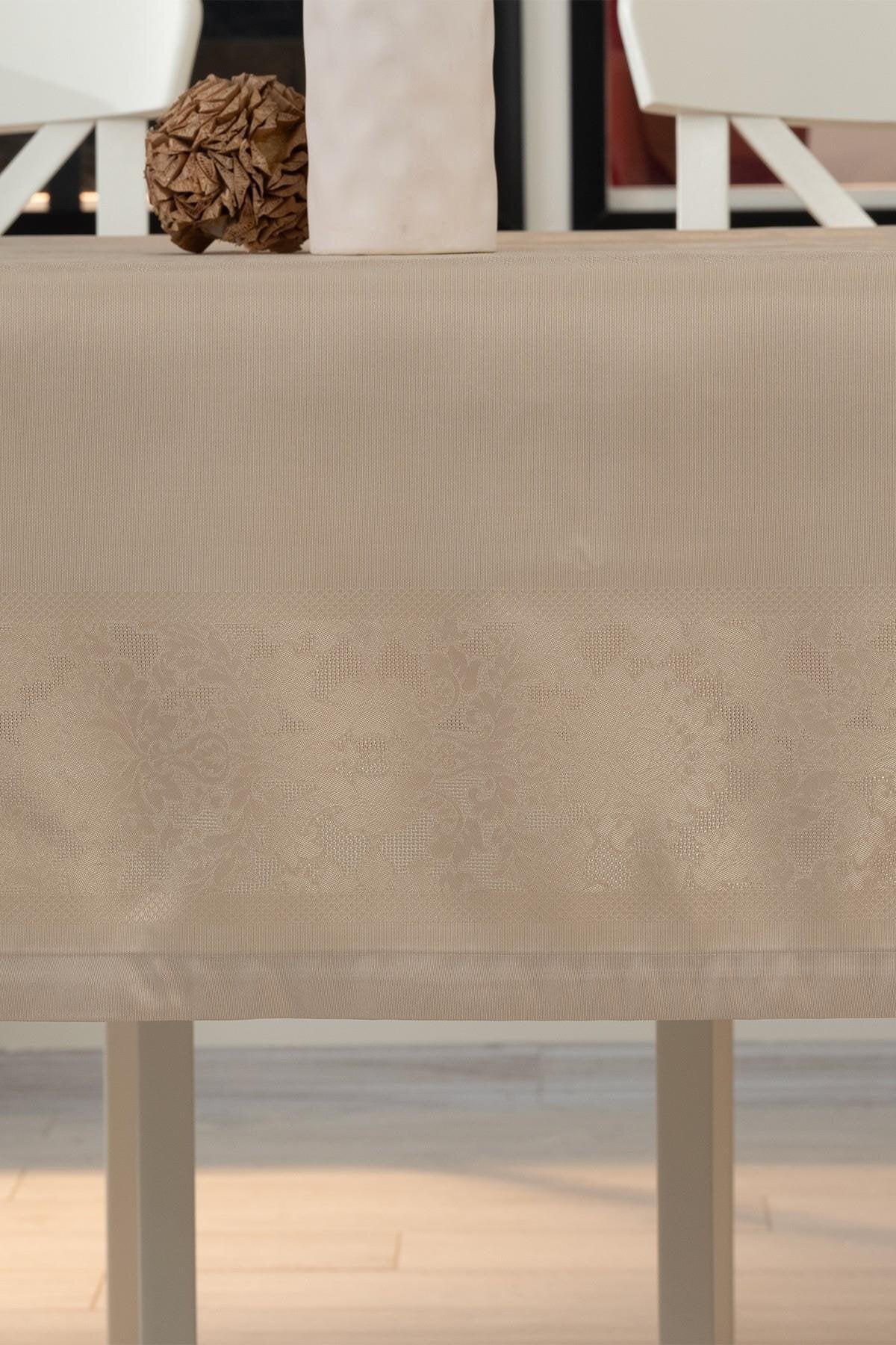 Tropikhome 160 x 220 Bej Sıvı İticilik Özellikli Jumbo Jakar Pano Masa Örtüsü — Bej
