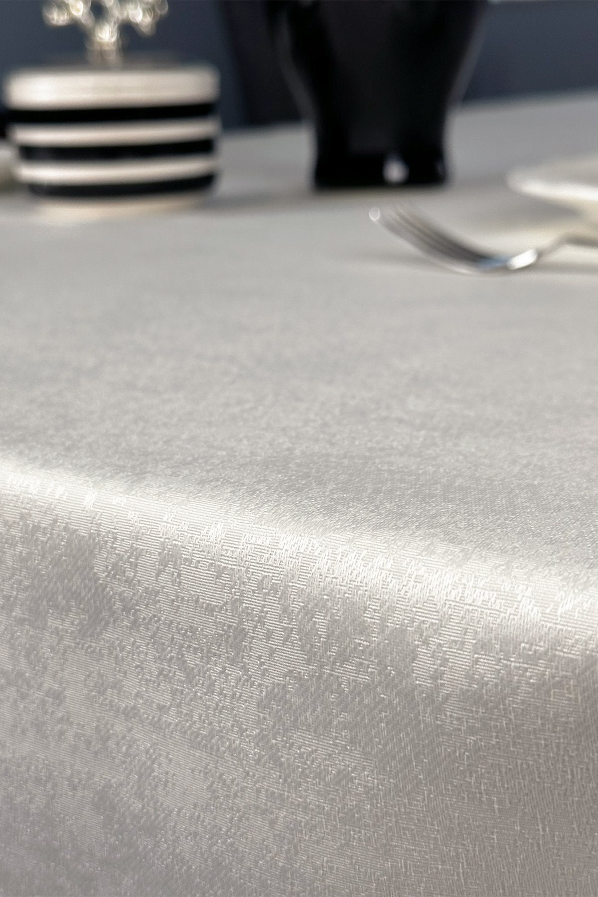 Tropikhome 150 x 220 Krem Dertsiz Leke Tutmaz Günlük Masa Örtüsü — Krem