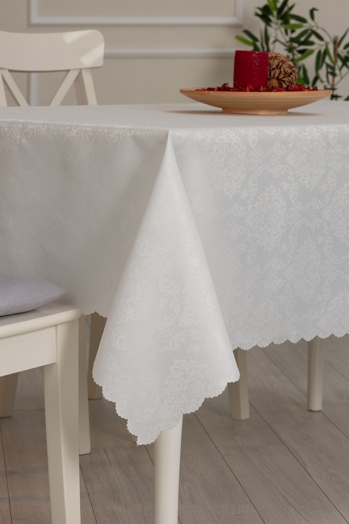 Tropikhome 140 x 180 Krem Dertsiz Leke Tutmaz Günlük Masa Örtüsü — Krem