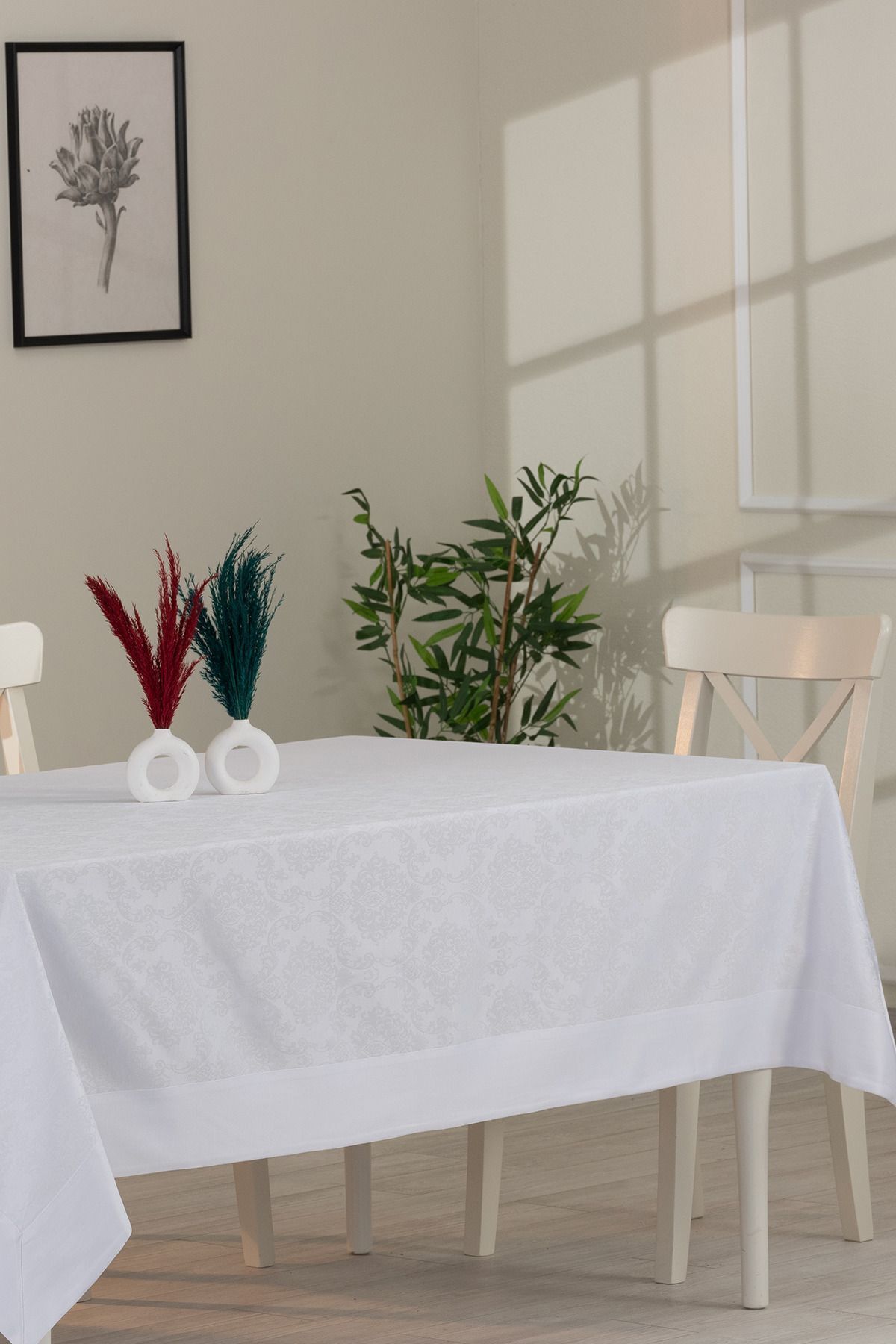 Tropikhome 160 x 220 Beyaz Pamuklu Damask Desenli Bordürlü Masa Örtüsü — Beyaz