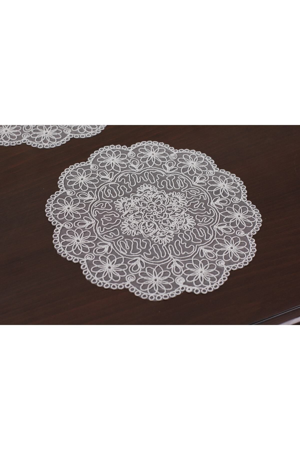 Tropikhome Nakışlı Ekru 30 x 92 Runner + 30 x 30*6 Amerikan Servisli 7 Parça Sunum Yemek Seti — Ekru