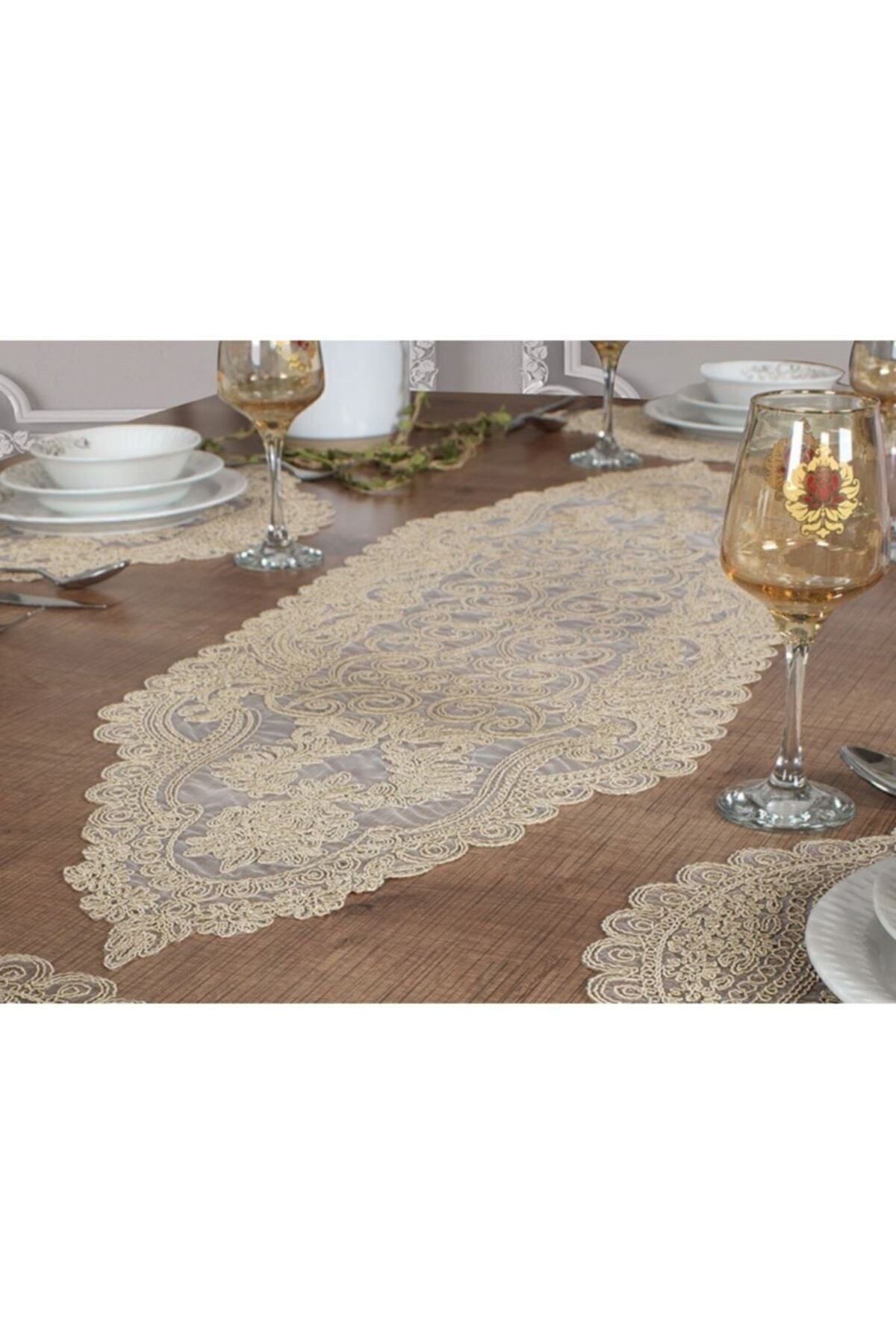 Tropikhome Nakışlı Bej 35 x 115 Runner + 35 x 50*8 Amerikan Servisli 9 Parça Sunum Yemek Seti — Bej
