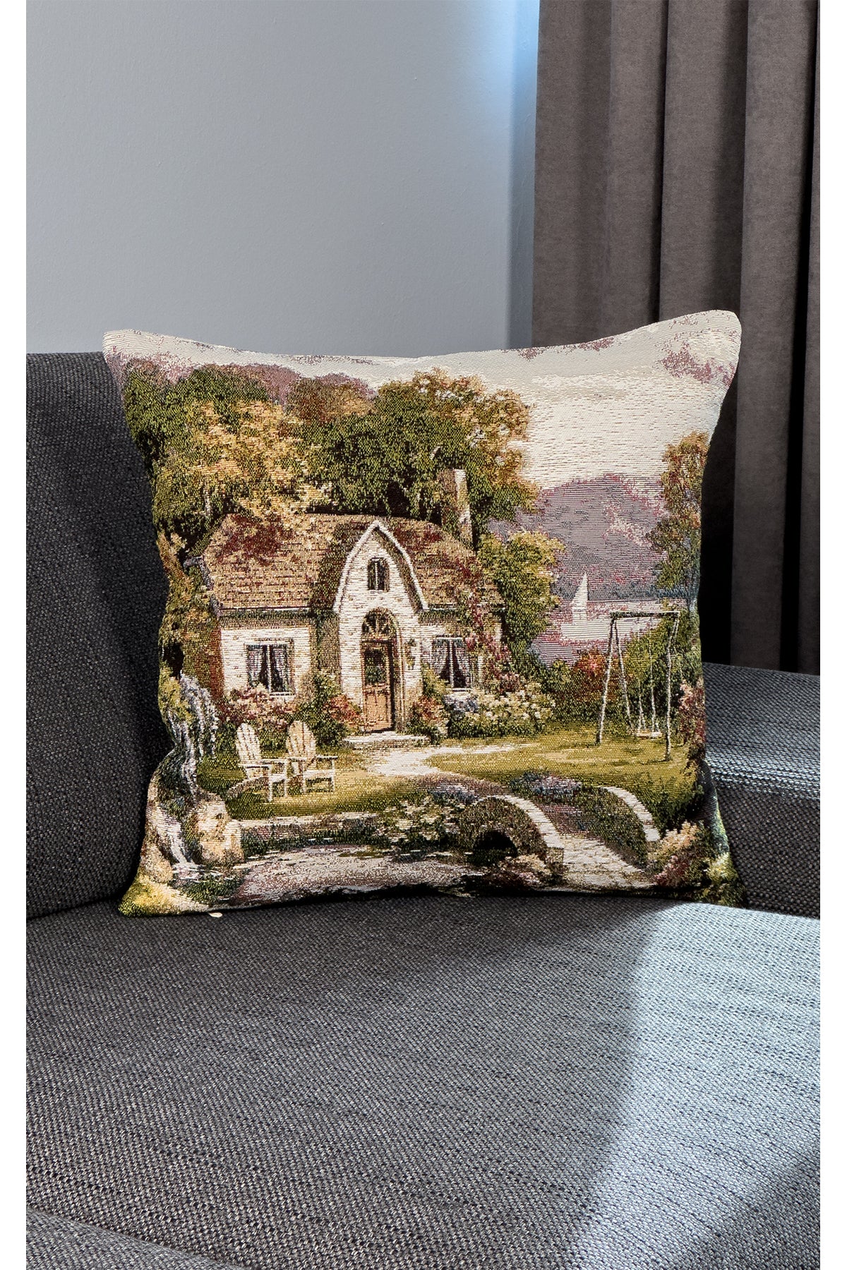 Tropikhome ST-9 Kırsal Ev Desenli 45 x 45 Cm Çift Taraflı Goblen Dokuma Kırlent Kılıfı — Çok Renkli