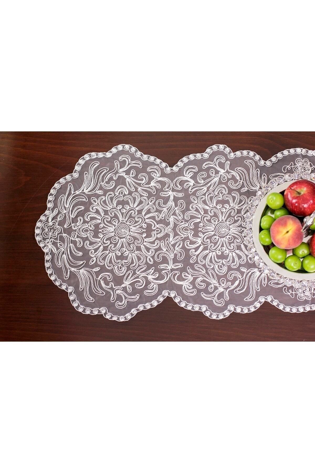 Tropikhome Nakışlı Ekru 40 x 110 Runner + 40 x 40*6 Amerikan Servisli 7 Parça Sunum Yemek Seti — Ekru