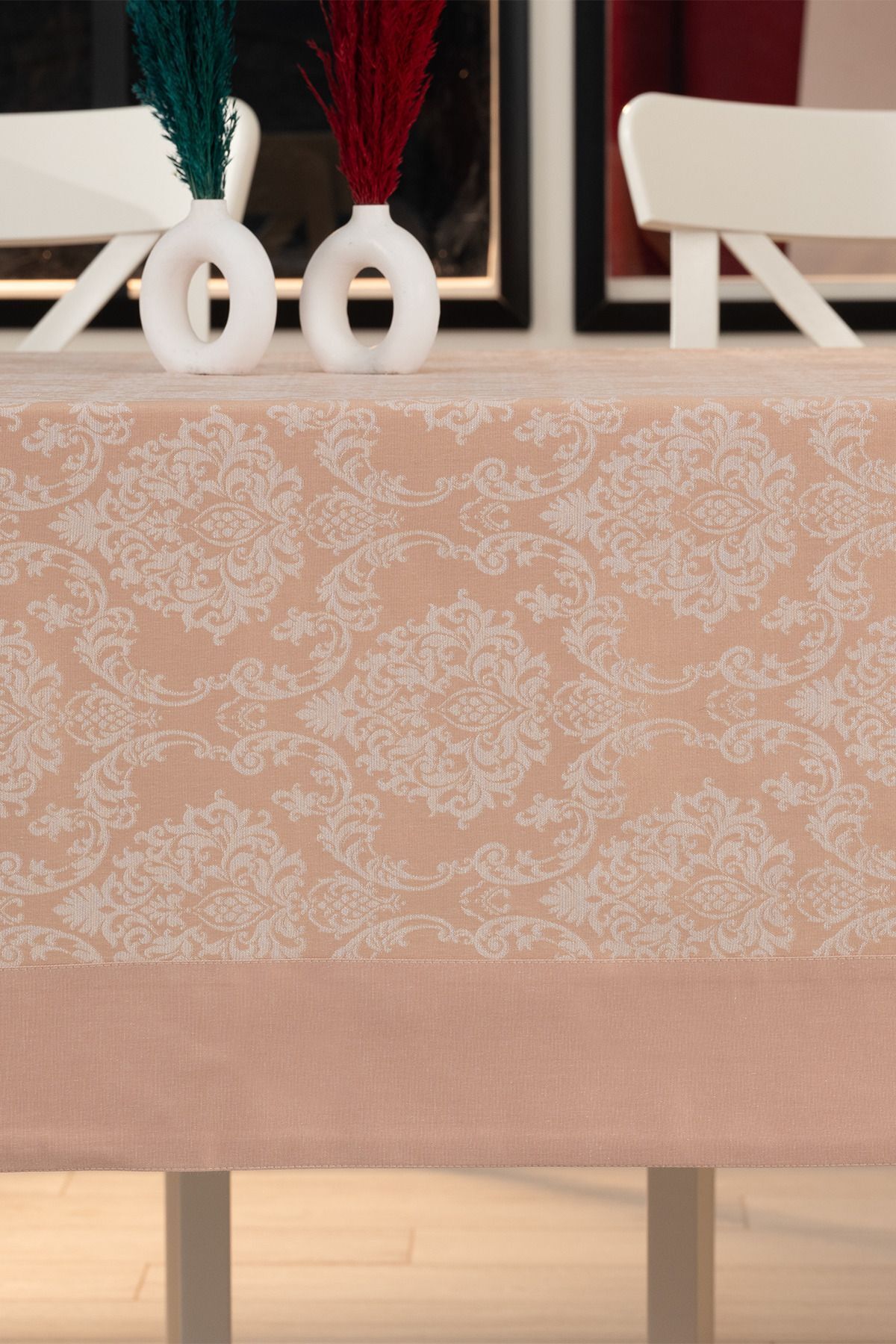 Tropikhome 160 x 220 Bej Pamuklu Damask Desenli Bordürlü Masa Örtüsü — Bej